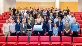 Zum offiziellen Auftakt des Forschungsprojekts ReDriveS am 12. und 13. Januar 2026 trafen sich rund 80 Teilnehmer des Konsortiums am Schaeffler-Standort in Herzogenaurach, um den Start feierlich zu begehen. (Bild: Schaeffler)