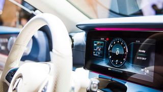 Die Automobilhersteller entdecken den Mobile World Congress in Barcelona für sich – IT-Unternehmen wollen sich ihr Stück vom Auto-Kuchen sichern. (Mercedes-Benz)