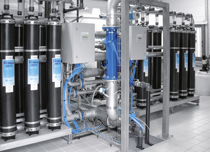 Highly flexible skids are fully transportable filter systems for situations when the demand for water is low, requiring the treatment of up to 1,000 m³ of water per day. With transportable filter systems, water production can be started up very quickly. (Picture: Festo)