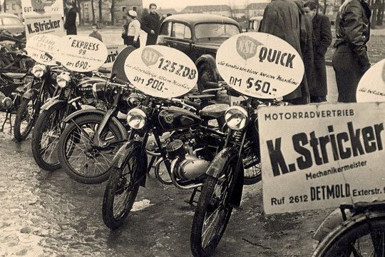 Das Geschäft wuchs weiter mit NSU, hier eine Motorradausstellung in Detmold. (Foto: Stricker)
