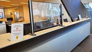 Augenfälligste Maßnahme war wohl wie in vielen Häusern eine Trennwand an den Countern. (Bild: Autohaus Berolina)