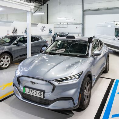 Wayve entwickelt Software für automatisierte Fahrsysteme. Der Zukauf von Quality Match soll die Datenqualität sicherstellen. (Bild: Tim Andrew)