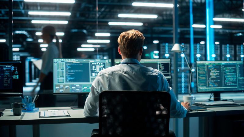 Angesichts der wachsenden Cyber-Bedrohungen sind deutsche Unternehmen zunehmend besorgt über ihre Präventionsstrategie und Sicherheitslage. (Bild:  Gorodenkoff - stock.adobe.com)