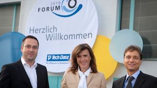 Tech-Data-Management (v.l.): Brightstar-Europe-Chef Axel Grellhorst, Tech-Data-Braodline-Chefin Simone Frömming und Azlan-Chef Marc Müller (Archiv: Vogel Business Media)