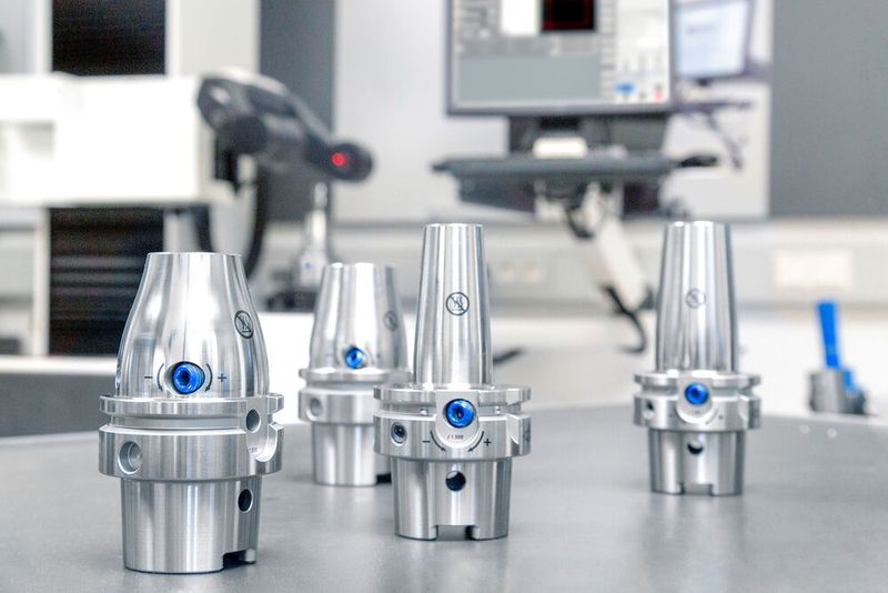 Die einfache und unproblematische Handhabung ist ein weiteres Plus für die Hydrodehnspanntechnologie.   (Bild: MAPAL)