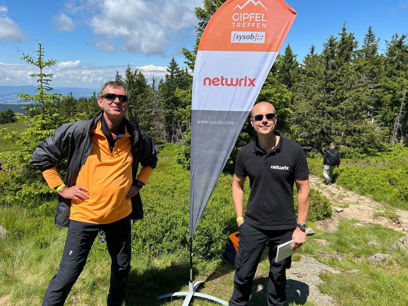 Armin Zähring und Frank Höhn (beide Netwrix) stellen in wenigen Minuten den Anbieter Netwrix vor.  (Bild: Vogel IT-Medien)