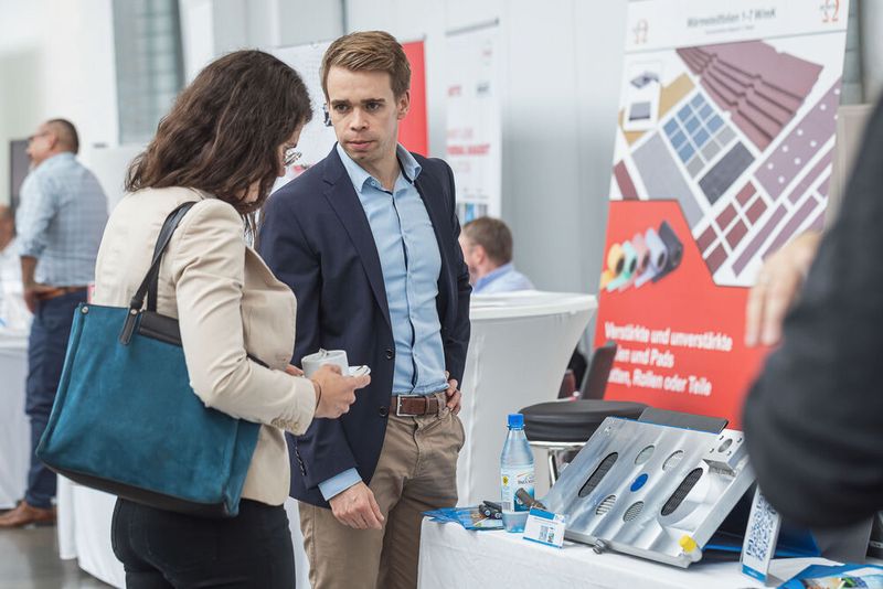 Unter dem Motto „Power of Electronics” versammelten wir am 18. und 19. Oktober 2022 sechs Elektronikkonferenzen in Würzburg: Entwicklerforum Leistungselektronik, DC/DC-Wandler-Tag, Schaltnetzteiletag, Batteriepraxis Forum, Praxisforum Elektrische Antriebstechnik und Cooling Days. Auch 2023 findet Power of Electronic statt. Merken Sie sich bereits jetzt den Termin vor: 17. bis 18. Oktober 2023.  (Bild: Stefan Bausewein )