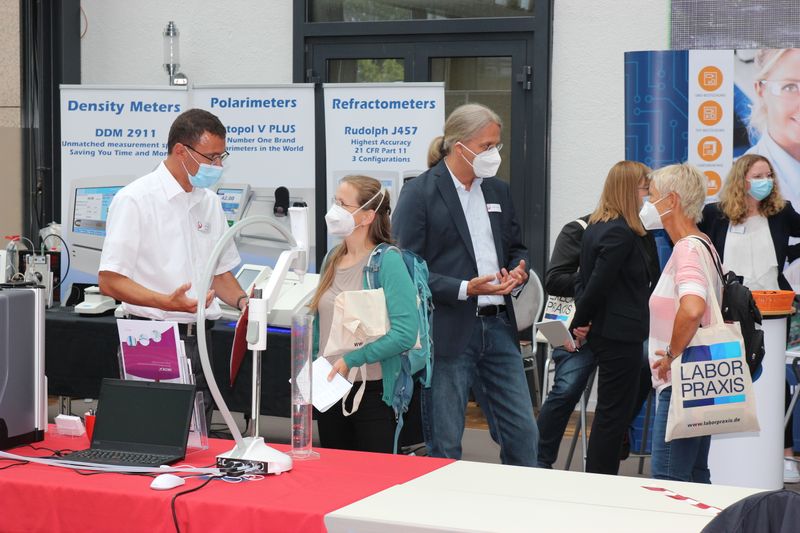 Impressionen der LAB-SUPPLY Berlin 2021Von 9:30 bis 15:30 war die Ausstellung geöffnet.  Weitere Infos zu den kommenden LAB-SUPPLY-Messen finden Sie auf www.lab-supply.info.  (LABORPRAXIS, Lüttmann)