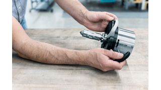 The EH 4050 single nozzle smartfill by Meusburger operates without a hot runner manifold. (Source: Meusberger)