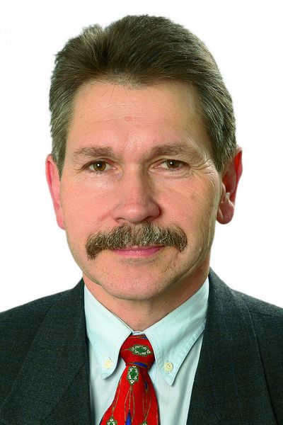 „Aus unserer Sicht bietet es sich an, vor allem allgemeine, nicht chemiespezifische Leistungen extern zu vergeben.“ Günther Reithmeier, Leiter Technische Serviceleistungen Wacker Chemie, Werk Burghausen (Archiv: Vogel Business Media)