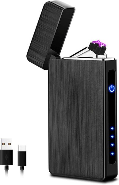 Das Lichtbogenfeuerzeug funktioniert ganz ohne Flammen. Daher eignen sie sich für die Anwendung in rauen Umgebungen, z. B. für die Zündung bei starkem Wind. Das elektrische Feuerzeug ist wiederaufladbar mit einem Standard-USB-Anschluss. Ein USB-Ladekabel ist im Umfang enthalten. Vier LED-Punkte zeigen die Nennleistung des Feuerzeugs an, wobei jeder Punkt für eine Viertelleistung steht. Das Lichtbogenfeuerzeug von XIMU ist Preis-Leistungssieger bei computerbild.de. Der Preis liegt bei ca. 15 Euro. (Bild: XIMU / gefunden auf amazon.de)