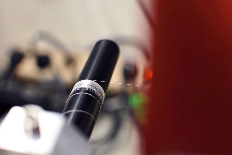 Verstreckung einer Polyacrylnitril-Hochleistungsfaser (Universität Bayreuth / Rennecke)