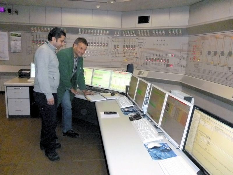 Hoch sind die Anforderungen an Technik und Produktionslogistik. «Wir haben einen hohen Automatisierungsgrad», betont Ulrich Stiebeling, Leiter der Abteilung Betriebs-Engineering. (Bild: Krombacher)