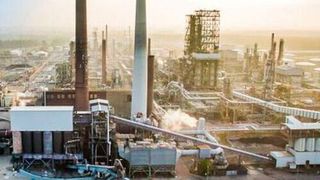 Powered by renewable energy generated by Ørsted’s offshore ‎wind farm, the project will initially replace 20 % of natural gas-‎based hydrogen used at BP’s Lingen refinery in Germany.‎ (BP)