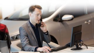 Wer binnen zwei Minuten Kontakt zum Interessenten aufnimmt, kann jeden zweiten Lead in einen Verkauf umwandeln.  (Bild: © WavebreakMediaMicro - adobe.stock.com)