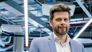 Dr. Alexander Kronimus übernimmt zum 15. Mai 2025 die Geschäftsführung von VinylPlus Deutschland e.V., dem Verband der PVC-Wertschöpfungskette für nachhaltige Entwicklung. Er folgt auf Thomas Hülsmann, der den Verband über elf Jahre leitete und im September in den Ruhestand geht.  (Bild: Plastics Europe / Ulrik Eichentopf)