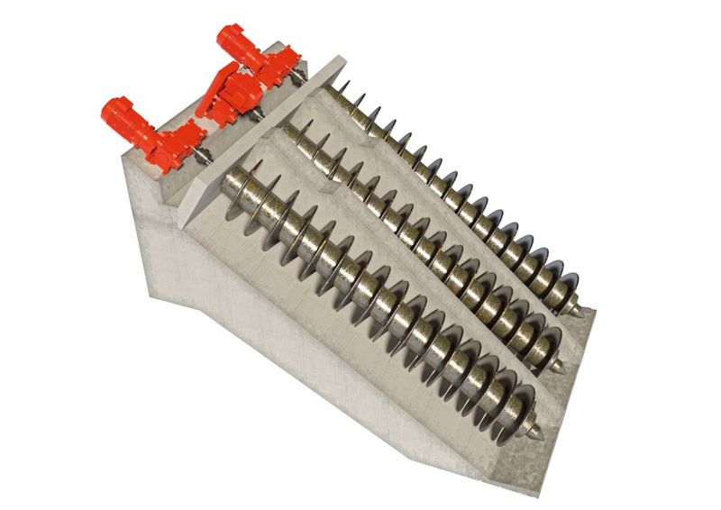 Schneckenpumpenantriebe: in der Mitte – Stirnradgetriebe angetrieben über Riementrieb mit Motor auf Motorstuhl. Daneben – Stirnradgetriebe mit Motoradapter angetrieben über einen mit Kupplung verbundenen Motor. (Bild: SEW-Eurodrive)