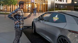 For example, if the owner drives to a sports event, the sports club's logo can be displayed. (Image:Continental)