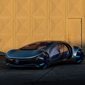 „Wir wollen beweisen, dass wir nicht nur rücksichtsvoll und sparsam mit den Ressourcen umgehen können, sondern dass es tatsächlich ein friedliches Miteinander von Auto und Umwelt geben kann“, beschreibt Mercedes-Designchef Gorden Wagener den Hintergrund des „Vision AVTR“.(Bild:  Daimler)