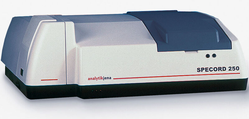 Abb.3: Mit dem Specord 250 Spektralphotometer
von Analytik Jena wurden die Messungen
durchgeführt. (Archiv: Vogel Business Media)