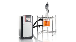 Abb. 1: Die Temperierlösung muss auf den jeweiligen Reaktor abgestimmt sein. (Bild: Julabo)