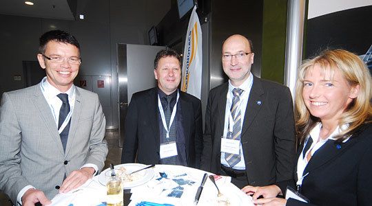 Stefan Quary, Deutsche Automobil Holding, Johann Gesthuysen, Ford-Partner Verband, Dr. Hermann Frohnaus, BDK, und Grit Sonntag, Nürnberger Versicherung. (Archiv: Vogel Business Media)