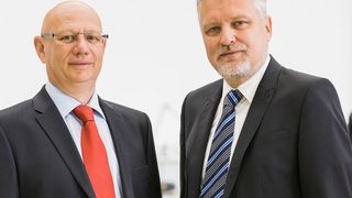 Die beiden Eigentümer und Geschäftsführer von 1zu1 Prototypen in Dornbirn, Hannes Hämmerle (links) und Wolfgang Humml. (1zu1 Prototypen/DarkoTodorovic)