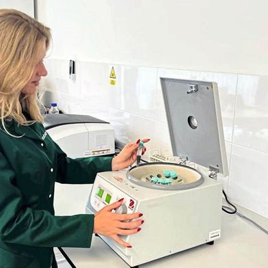 Zentrifuge von Ohaus im Einsatz bei Ecobean (Bild: Ecobean)