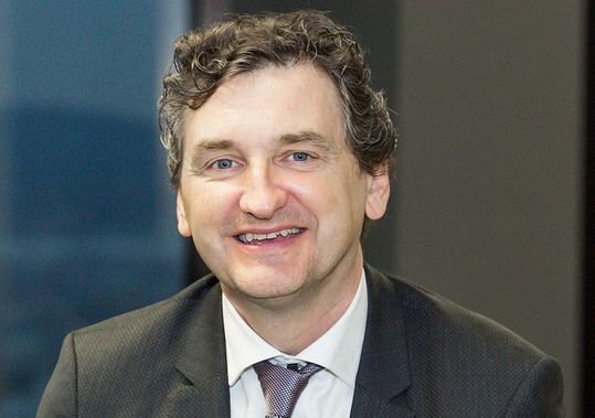 Martin Tiani, CEO und Gründer von Grapevine World: „Wir freuen uns, dass wir einen der größten österreichischen ICOs so erfolgreich abgeschlossen haben. Jetzt arbeiten wir weiter mit voller Kraft daran, den globalen Datenaustausch im Gesundheitsbereich voranzutreiben. “(Bild:  Grapevine World)