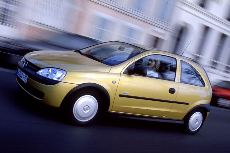 Der Corsa C wird im neuen Jahrtausend ein beliebtes Stadtauto. (Opel)