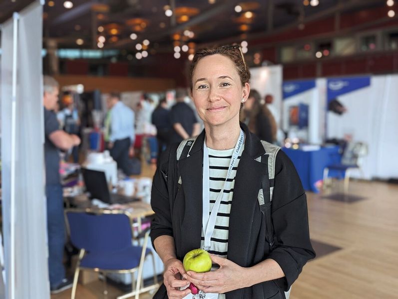 Besucherstimmen der LAB-SUPPLY Dresden 2024  Dr. Anett Jannasch, TU Dresden: „Die große Auswahl und Vielfalt der Aussteller hat mich überrascht, das fand ich sehr toll. Es sind viele interessante Produkte für mich dabei.“    Mehr Infos zu den kommenden LAB-SUPPLY-Messen finden Sie auf www.lab-supply.info (Bild: VCG – Lüttmann)