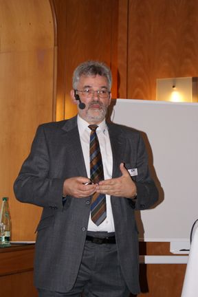 Norbert Lindermeier, CPI referierte über optimierte Green Lifecycle-Lösungen. (Archiv: Vogel Business Media)
