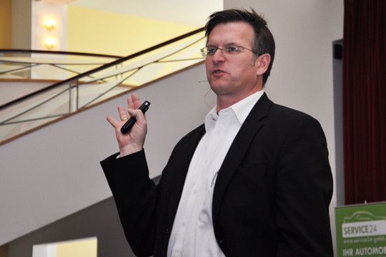 Georg Hensch von Result Networks: „20 Werkstattdurchgänge am Tag machen kaputt.“  (Foto: Rehberg)