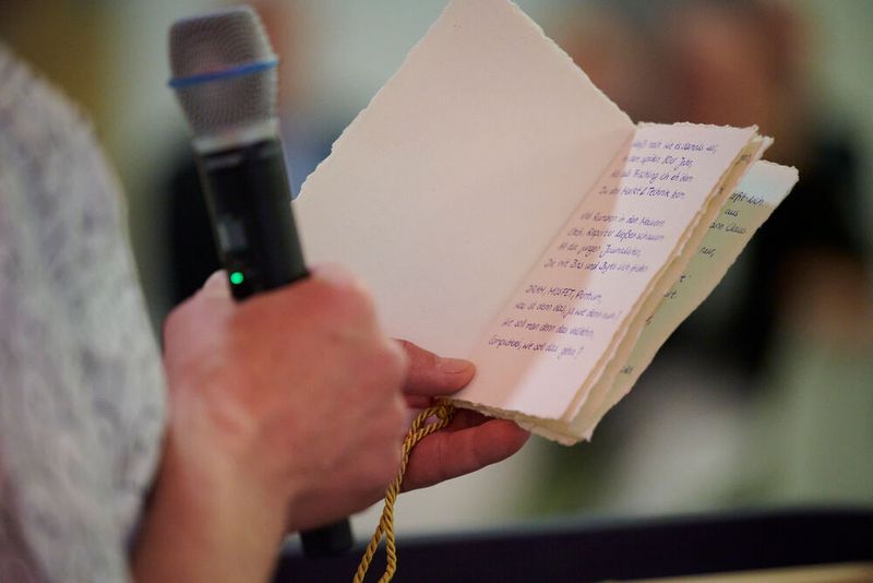 Impressionen vom ELEKTRONIKPRAXIS Frühlingsfest 2023 im Ketterer Kunst mit der Verabschiedung von Johann Wiesböck.  (Bild: © EYE AM CHRIS)