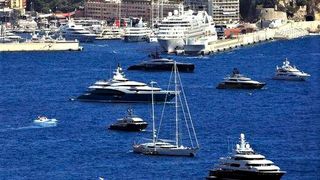 Formschöne Sichtteile oder Unterkonstruktionen finden sich in Luxusjachten und Kreuzfahrtschiffen, aber auch in Hoteleinrichtungen. Stiegeler Metallbau ist dafür ein Spezialist, der dazu auf diverse Trumpf-Systeme setzt, um sich das Leben zu erleichtern. (Bild: T. S. Gardiner)