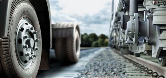 Ein jahrelanger Streit ist zu einem guten Ende gekommen! Denn der Lkw- und Schienenfahrzeug-Bremsenspezialist Knorr-Bremse hat Bosch jetzt die Anteile am Nutzfahrzeug-Geschäft für Europa und Japan abgekauft.(Bild:  Knorr-Bremse)