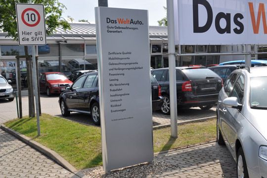 Das Leistungsversprechen kann der Kunde auf dem Gebrauchtwagenplatz direkt in Augenschein nehmen. (Archiv: Vogel Business Media)