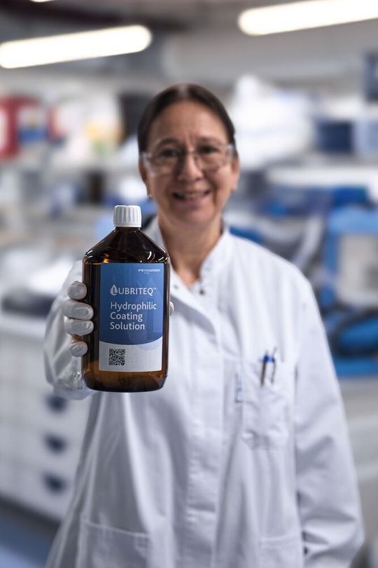 Lubriteq ist eine UV-härtende hydrophile Beschichtung, die für eine Vielzahl von Medizinprodukten aus Polymer-und Metallsubstraten entwickelt wurde. (Bild:  Freudenberg Medical)