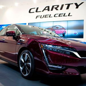 Der Honda Clarity Fuel Cell feierte auf dem Genfer Salon 2016 seine Europapremiere.