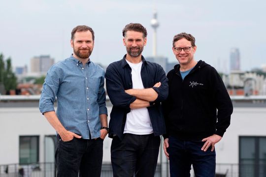 Die Geschäftsführung des Berliner Start-ups Diamontech (v. l.): Dr. Michael Kaluza (CTO), Sergius Janik (COO) und Thorsten Lubinski (CEO)(Bild:  Diamontech)
