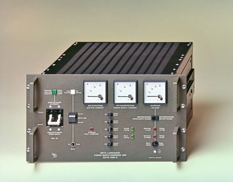 1988: Kundenspezifische Hochleistungsladegeräte für die Bundeswehr. (EA Elektro-Automatik)