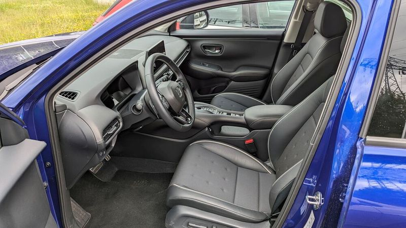 Der ZR-V ist im Innenraum etwas hochwertiger gestaltet als der Civic. (Bild: Rosenow – VCG)