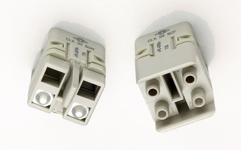 Der kompakte Steckverbinder bietet Platz für bis zu 4 LWL SC Kontakte und ermöglicht eine sichere, von EMV-Problemen ungestörte Datenkommunikation im Innen- und Außenbereich. (Bild: Ilme)