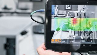 Dezentrale Anlagenintelligenz, hohe Wandlungsfähigkeit, einfache Planung und Inbetriebnahme von Maschinen – in der Produktion der Zukunft ist Vernetzung allgegenwärtig; reale und virtuelle Welt wachsen zusammen. (Festo)