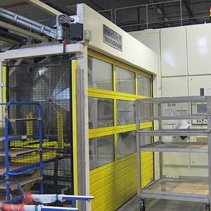 Diese Anlage von Höckh reinigt Composites-Bauteile mit Perchlorethylen und hat Emissionen von weniger als 1 ppm.