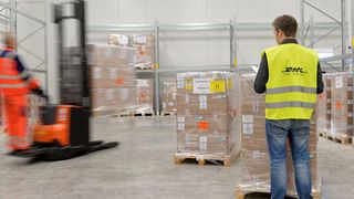 30 Mitarbeiter werden sich am Standort Leipzig um die sichere Aufbewahrung und Verladung der Pharmaprodukte kümmern. (Bild: DHL)