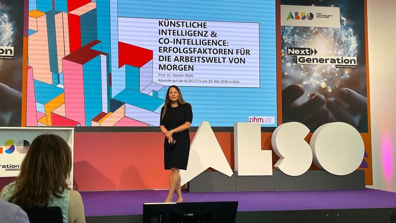 Prof. Dr. Yasmin Weiß hält einen spannenden Vortrag zum Thema KI heute und morgen. (Bild: Vogel IT-Medien GmbH)