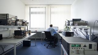 Im DAkkS-Laboratorium von 1A CAL - einem der genauesten Kalibrierlaboratorien Europas.  Bilder: 1A CAL (Archiv: Vogel Business Media)