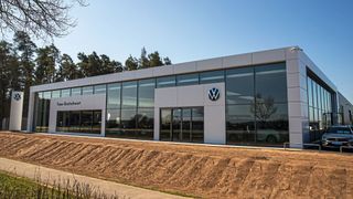 Feser-Graf hat seinen neuen VW-Standort in Burgoberbach im Landkreis Ansbach eröffnet. (Bild: Feser-Graf-Gruppe)