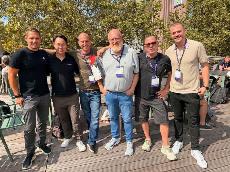 (v. l.) Christian Wiechert (Wortmann), Boon Tuoh Khor (Planteks), Felix Bechmann (Lable-the-cable), Jörg Beckmann (comTeam), Alex Marsteller (Thermal Grizzly) und Christian Welteroth (BAB) (Bild: Vogell IT-Medien)
